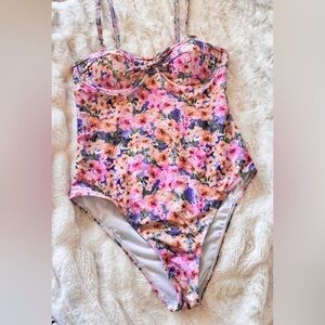 One piece swimsuit size S